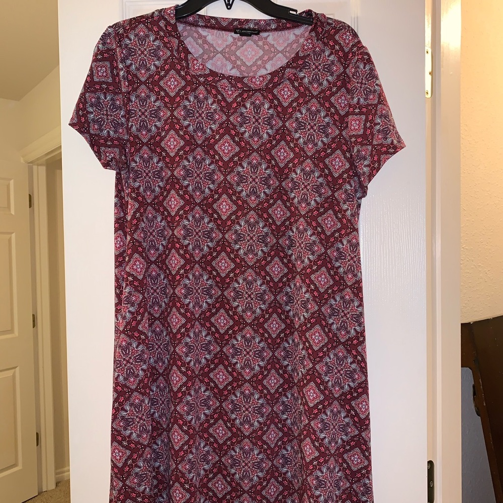 Maroon patterned w pockets- new direction- L- lightly worn- comfy- knee length